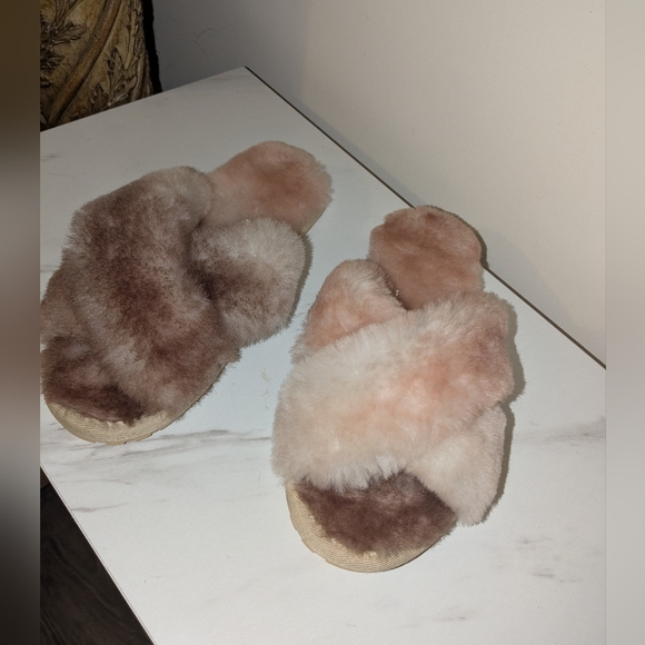 Real Genuine Sheep Fur Slippers Super Soft Size 6 sm Criss Cross EMU Australia - Picture 6 of 6
